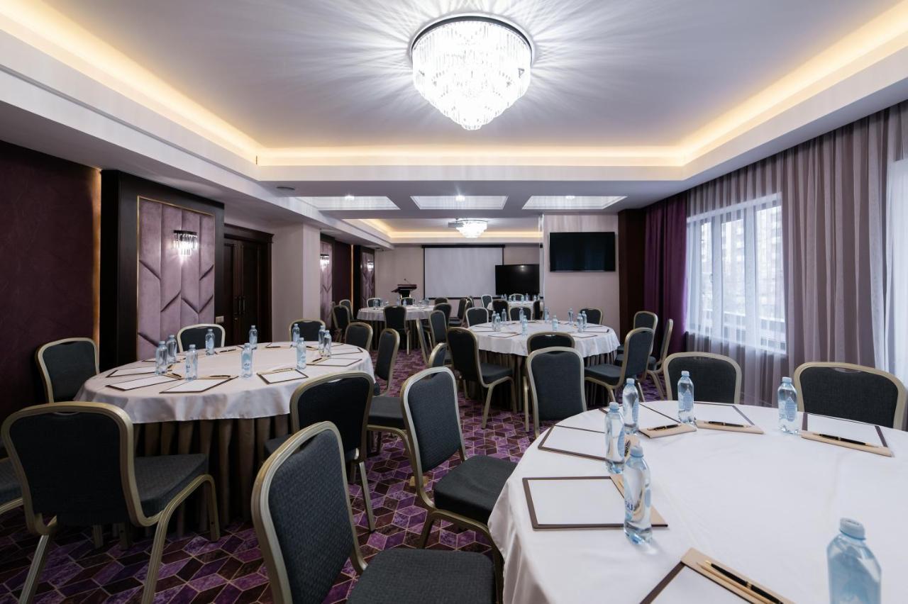 Orient Hotel בישקק מראה חיצוני תמונה