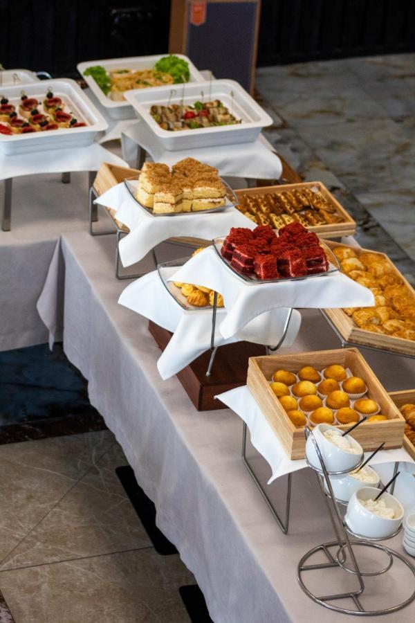 Orient Hotel בישקק מראה חיצוני תמונה