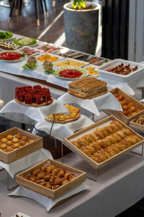 Orient Hotel בישקק מראה חיצוני תמונה