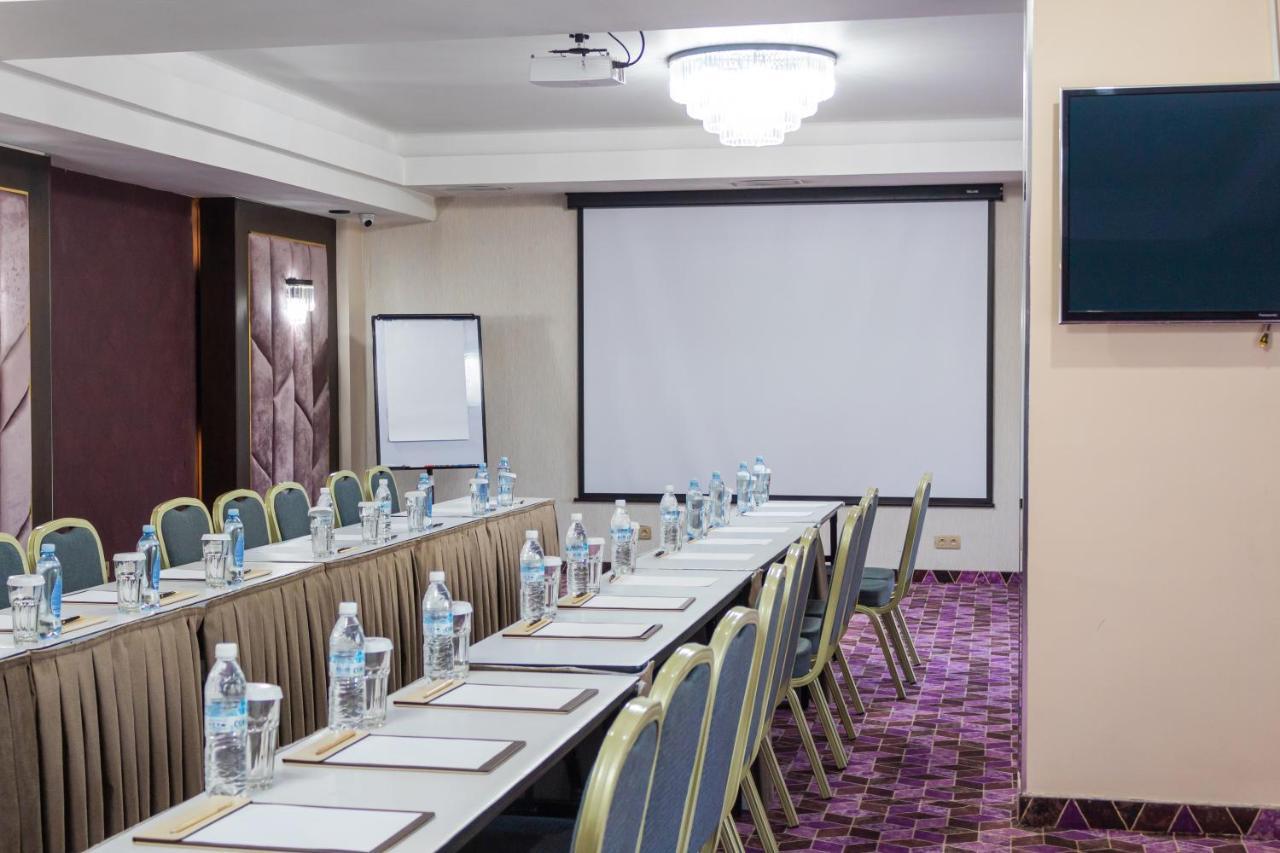 Orient Hotel בישקק מראה חיצוני תמונה
