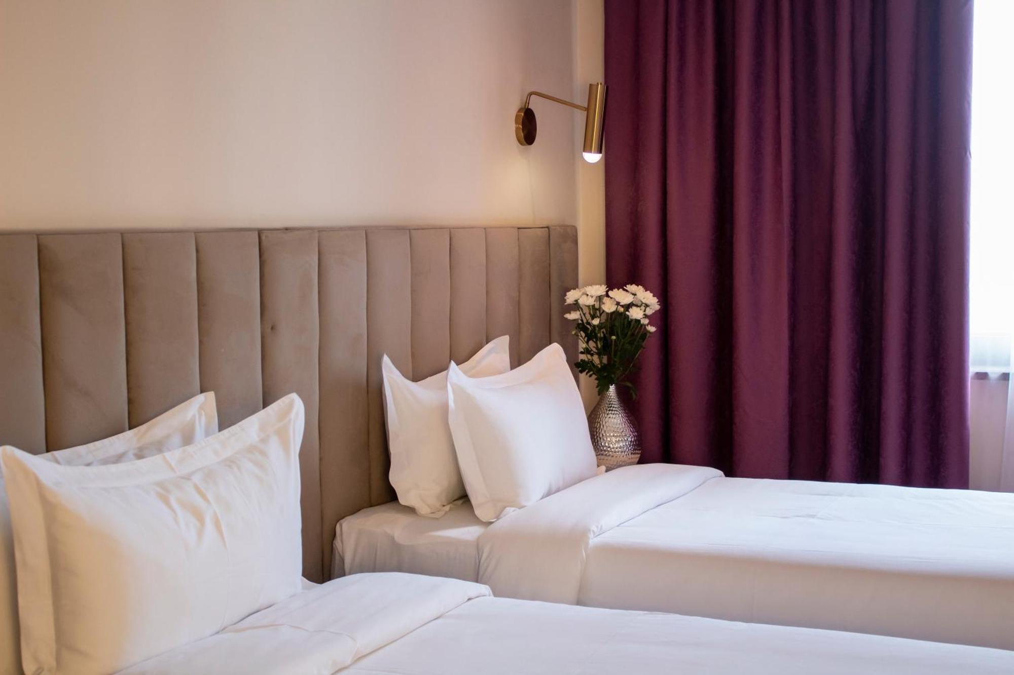 Orient Hotel בישקק מראה חיצוני תמונה